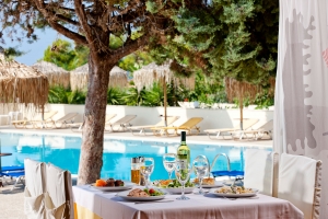 Εστιατόριο-μπαρ-ionian-resort